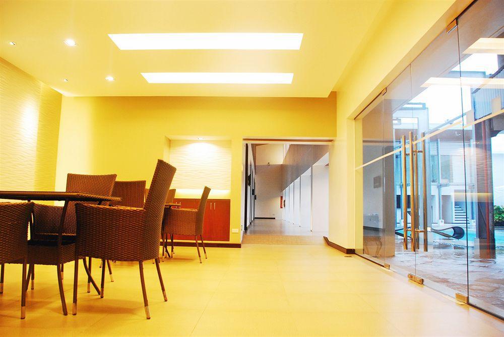 Century Hotel Анхелес Екстериор снимка